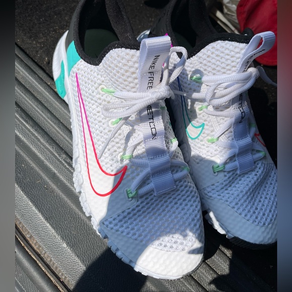 Nike Sneakers - Women’s - Picture 2 of 5